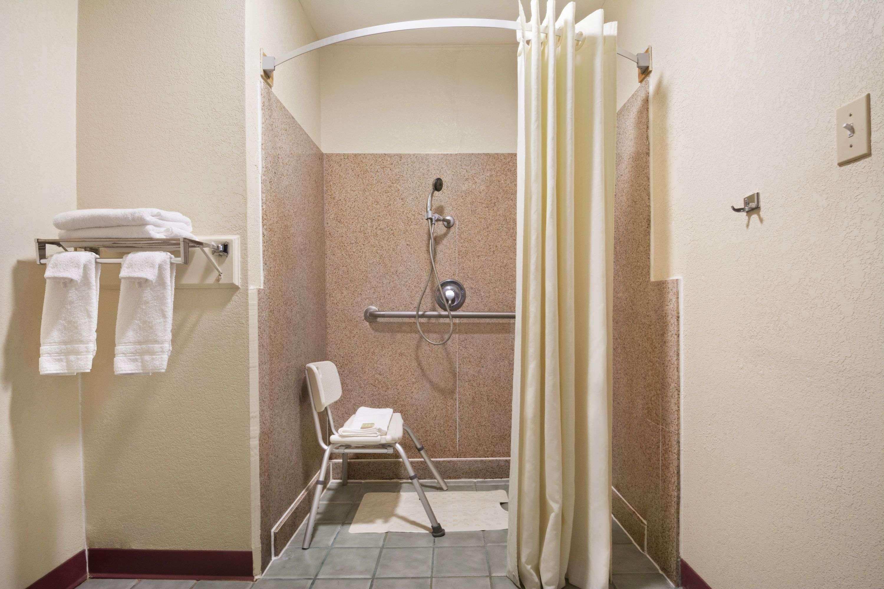 Super 8 Baton Rouge/I-12 Motel Eksteriør billede